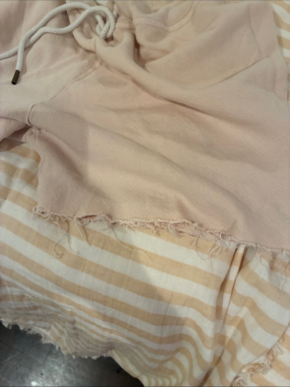 THE GREAT.   Cream. Ultra comfy  Drawstring Frayed Hem Shorts 3/L - Picture 3 of 4